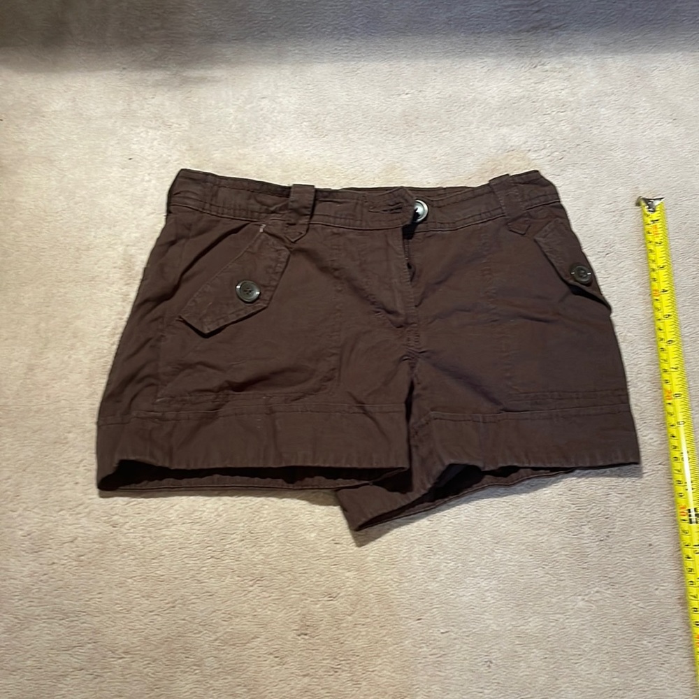 New never worn H&M shorts brown size 2
